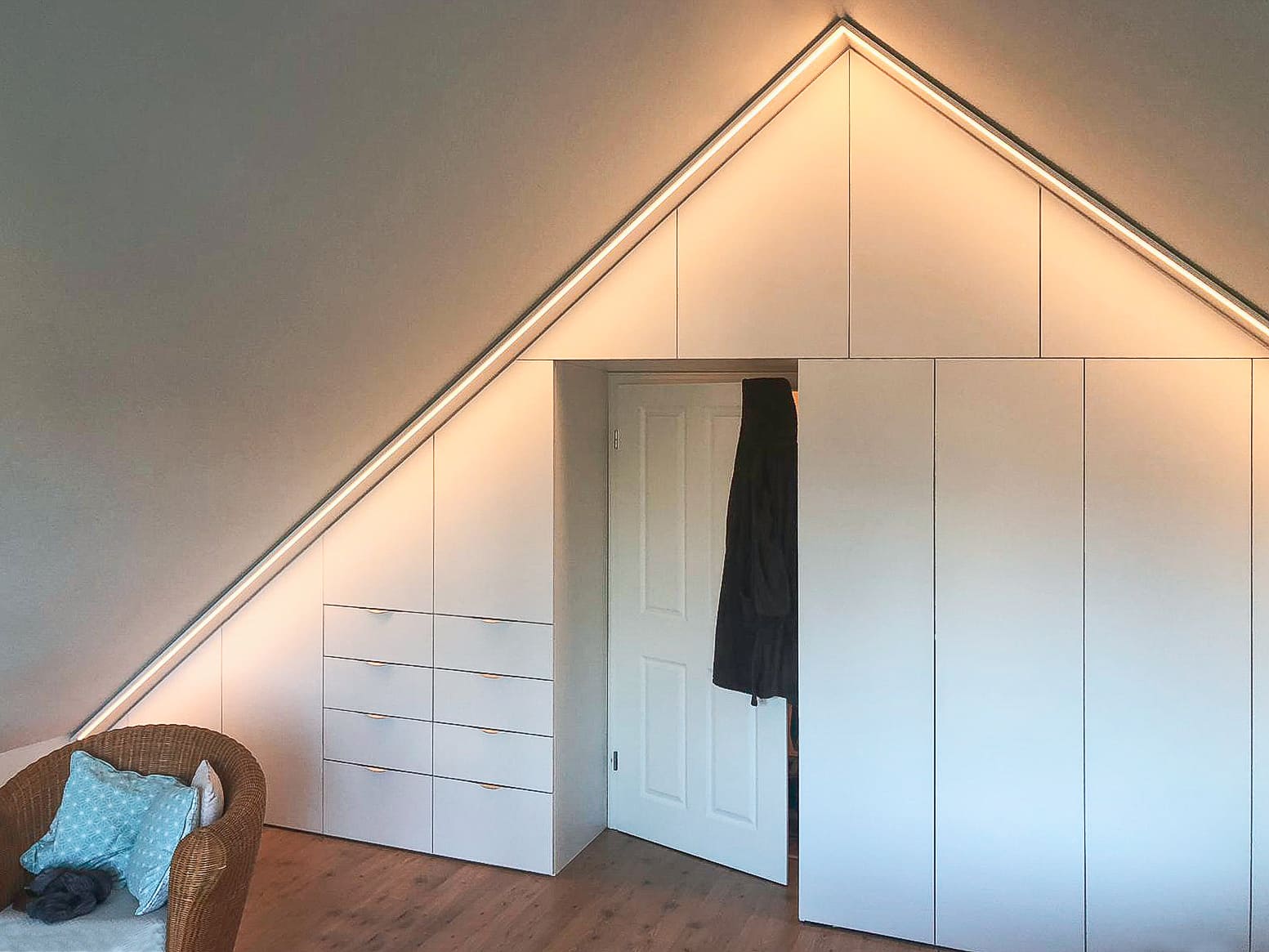 Dachschrägenschrank Gestaltung