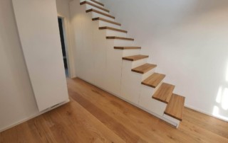Einbauschrank Schranktreppe geschlossen