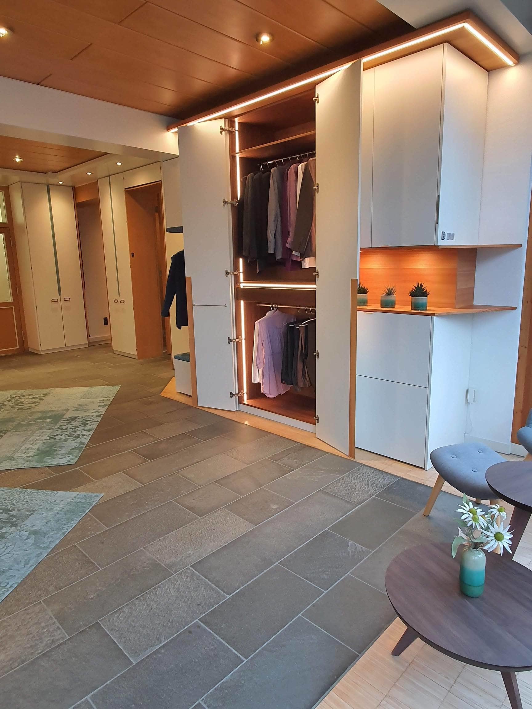 Einbauschrank mit Stauraum Einbauschrank mit Stauraum