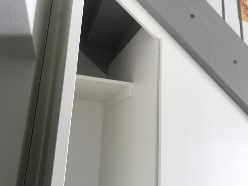 Treppenschrank mit Kammer